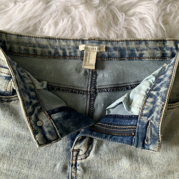 Forever 21 Jeans - Picture 3 of 4